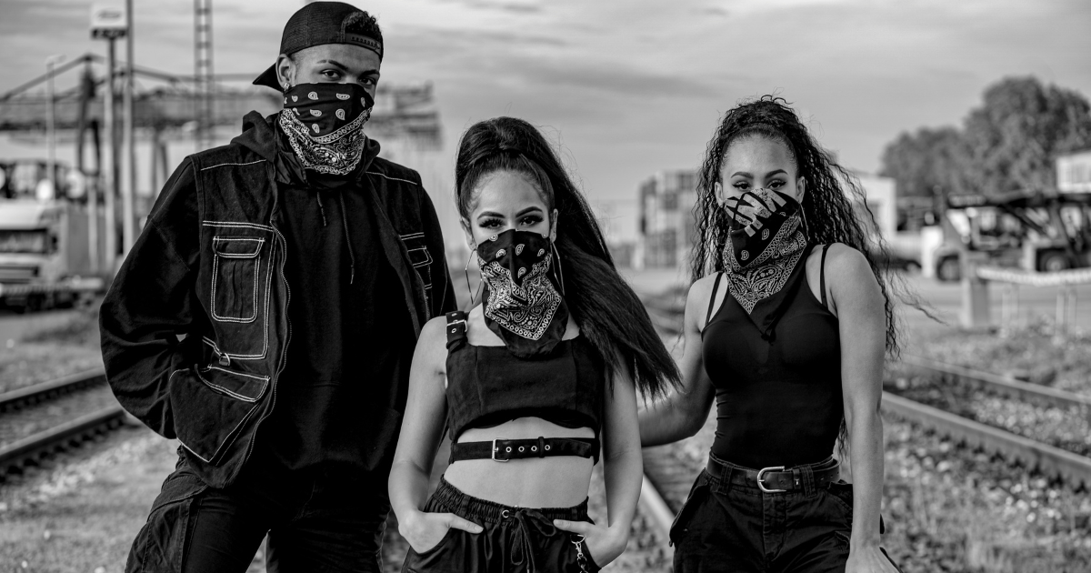 How Relaxed City Dressing Became A Style Language